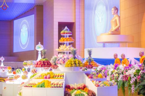 ภาพ No.187966:พิธีบูชาข้าวพระ วันขึ้นปีใหม่ 2568 ณ วัดพระธรรมกาย จ.ปทุมธานี วันที่ 1 มกราคม พ.ศ. 2568