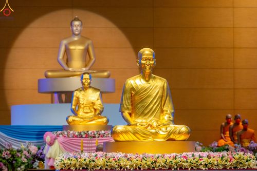 ภาพ No.88900:พิธีทอดผ้าป่าสมทบกฐินครั้งที่ 2 วันศุกร์ที่ 29 กันยายน พ.ศ. 2566 วันเพ็ญขึ้น 15 ค่ำ เดือน 10 ณ ห้องแก้วสารพัดนึก 1 วัดพระธรรมกาย