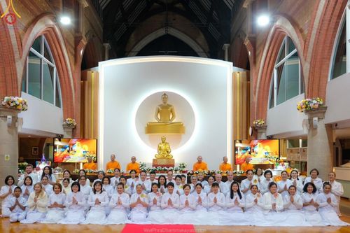 พิธีบูชาข้าวพระ วันอาทิตย์ต้นเดือน ณ วัดพระธรรมกายลอนดอน วันที่ 6 ตุลาคม พ.ศ. 2567