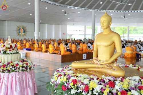 ภาพ No.217468:วันจันทร์ที่ 14 เมษายน พ.ศ. 2568 กิจกรรมสรงน่ำพระ สั่งสมบุญเนื่องในเทศกาลสงกรานต์ 14-16 เมษายน พ.ศ.2568 เวลา 06:00-13:00 น. ณ หอฉันคุณยายอาจารย์ฯ วัดพระธรรมกาย