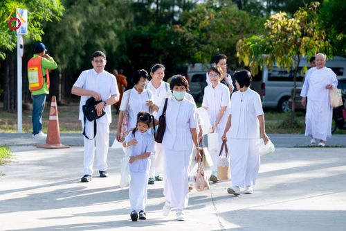ภาพ No.149380:พิธีทักษิณานุปทานแด่บรรพชนตระกูลผ่องสวัสดิ์ และหมู่ญาติที่ล่วงลับไปแล้ว ประจำปี ครั้งที่ 19 วันพฤหัสบดีที่ 22 สิงหาคม พ.ศ. 2567 ณ พระมหาเจดีย์ทัตตชีโว ศูนย์อบรมเยาวชนกาญจนบุรี