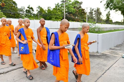 ภาพ No.229628:วันที่ 25 มิถุนายน พ.ศ. 2568 (แรม 15 ค่ำ เดือน 7) พิธีบุพเปตพลี ครั้งที่ 166 ร่วมอุทิศบุญแด่หมู่ญาติที่ล่วงลับไปแล้ว และสืบทอดอายุพระพุทธศาสนา ณ หอฉันคุณยายอาจารย์ฯ วัดพระธรรมกาย