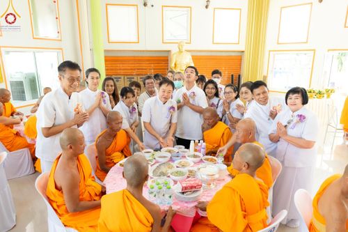 ภาพ No.121076:พิธีทอดผ้าป่า โครงสร้างหลังคา เสาคู่ค้ำฟ้ามหามงคล เพื่อสถาปนาอาคาร 80 ปี หลวงพ่อธัมมชโย ณ ศูนย์ปฏิบัติธรรมวิหารแดง ต.เจริญธรรม อ.วิหารแดง จ.สระบุรี วันที่ 27 มกราคม พ.ศ. 2567