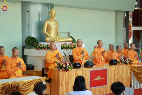 ภาพ No.95420:พิธีทอดกฐินบรมจักรพรรดิสร้างทุกสิ่ง วัดพระธรรมกายยามานาชิ ประเทศญี่ปุ่น วันอาทิตย์ที่ 19 พฤศจิกายน พ.ศ. 2566