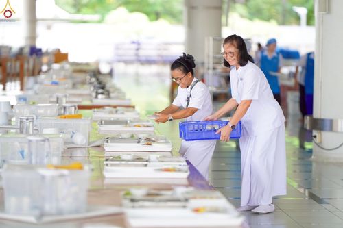 ภาพ No.248474:วันที่ 27 กันยายน พ.ศ. 2568 พิธีถวายเมนูสวรรค์เพื่อการบรรลุธรรม ณ หอฉันคุณยายอาจารย์ฯ วัดพระธรรมกาย