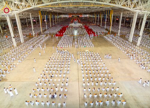 ภาพ No.264486:วันอาทิตย์ที่ 2 พฤศจิกายน พ.ศ. 2568 พิธีทอดกฐินสามัคคี ณ สภาธรรมกายสากล วัดพระธรรมกาย