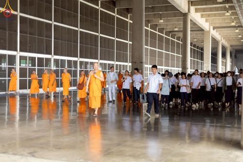 ภาพ No.214468:วันที่ 31 มีนาคม พ.ศ. 2568 ประชุมทีมงานการจัดถวายภัตตาหารพระ  เพื่องานวันถวายมหาสังฆทาน 40,000 กว่าวัด  วันคุ้มครองโลก ณ วัดพระธรรมกาย