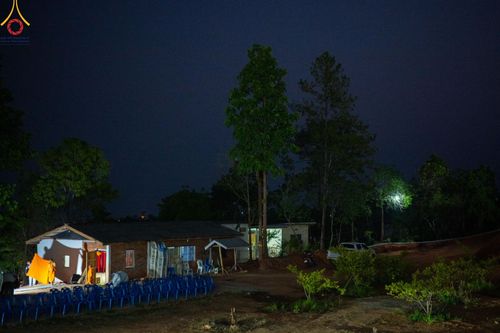 ภาพ No.62201:Photo Story  มหัศจรรย์วัดดงดินแดง Episode 4 กิจกรรมตักบาตรฉลองพระ-เณรกว่า 500 รูป