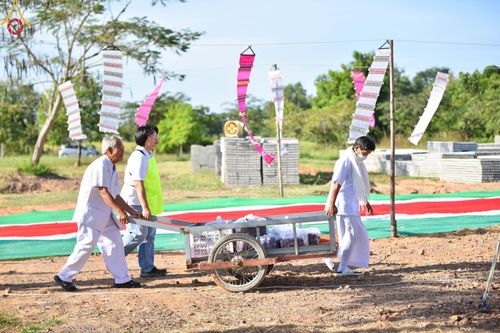 ภาพ No.95351:พิธีทอดกฐินสามัคคี เพื่อสร้างอาคาร 80 ปี หลวงพ่อธัมมชโย ณ ศูนย์ปฏิบัติธรรมวิหารแดง อำเภอวิหารแดง จ.สระบุรี วันที่ 18 พฤศจิกายน พ.ศ. 2566