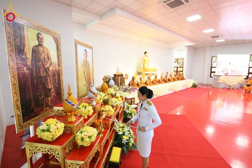 ภาพ No.194710:พิธีเจริญพระพุทธมนต์ และทำบุญตักบาตร ถวายพระราชกุศล แด่พระบาทสมเด็จพระเจ้าอยู่หัว เนื่องในโอกาสพระราชพิธีสมมงคล พระชนมายุเท่าพระบาทสมเด็จพระพุทธยอดฟ้าจุฬาโลกมหาราช สมเด็จพระปฐมบรมกษัตริยาธิราชแห่งพระราชวงศ์จักรี พุทธศักราช 2568 วันที่ 14 มกราคม พ.ศ. 2568