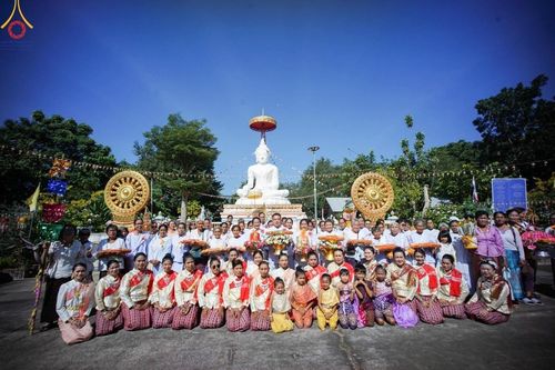 ภาพ No.166607:พิธีทอดกฐิน ณ วัดโพธิ์ไทร อ.เกษตรสมบูรณ์ จ.ชัยภูมิ ในโครงการกฐินสามัคคีทั่วไทย 30,000 วัด บูชาธรรม 80 ปี หลวงพ่อธัมมชโย โดยคณะศิษยานุศิษย์วัดพระธรรมกาย วันที่ 23 ตุลาคม พ.ศ. 2567