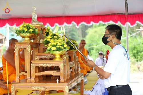 ภาพ No.76084:9พิธีวางศิลาฤกษ์ และตอกเสาเข็มมงคลต้นแรก สร้างหอฉันคุณยายอาจารย์มหารัตนอุบาสิกาจันทร์ ขนนกยูง  ณ ศูนย์ปฎิบัติธรรมนานาชาติสะเดา จ.สงขลา วันที่ 27 มกราคม พ.ศ. 2566