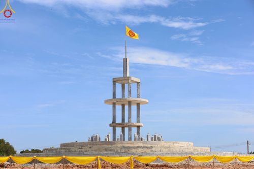 ภาพ No.91349:พิธีทอดผ้าป่ายกยอดดอกบัวสิริปทุมทิพย์  ประดิษฐาน ณ ปทุมเจดีย์  (เจดีย์พระพุทธเจ้า ๕ พระองค์) ณ ศูนย์อบรมเยาวชนจังหวัดปัตตานี 22 ตุลาคม พ.ศ.2566