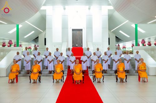 ภาพ No.244736:วันเสาร์ที่ 6 กันยายน พ.ศ. 2568 พิธีถวายบาตร บรรพชา อุปสมบทของนาคธรรมทายาท โครงการอุปสมบทหมู่บูชาธรรมครบรอบ 108 ปี  วันครูผู้ค้นพบวิชชาธรรมกาย ณ โบสถ์พระไตรปิฎก วัดพระธรรมกาย