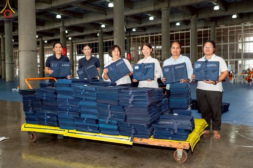 ภาพ No.220725:วันที่ 24-25 เมษายน พ.ศ. 2568 การเก็บงาน ผ้ารับประเคน ผ้าระบาย โต๊ะ เก้าอี้  ภายหลังงานวันคุ้มครองโลก ณ วัดพระธรรมกาย