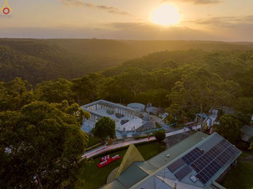 ภาพ No.260551:วันอาทิตย์ที่ 19 ตุลาคม พ.ศ. 2568 พิธีทอดกฐินสามัคคี ณ วัดพระธรรมกายซิดนีย์ ประเทศออสเตรเลีย  เพื่อสร้างอาคารปฏิบัติธรรม “คุณยายอาจารย์มหารัตนอุบาสิกาจันทร์ ขนนกยูง”