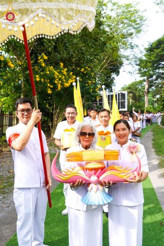 ภาพ No.174745:พิธีทอดกฐินสามัคคี ธรรมอุทยานบ้านแป้ง อำเภอพรหมบุรี จังหวัดสิงห์บุรี ในโครงการกฐินสามัคคีทั่วไทย 30,000 วัด บูชาธรรม 80 ปี หลวงพ่อธัมมชโย โดยคณะศิษยานุศิษย์วัดพระธรรมกาย วันที่ 26 ตุลาคม พ.ศ. 2567