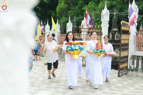 ภาพ No.167992:พิธีทอดกฐิน ณ วัดดอนโพธิ์ทอง จ.สุพรรณบุรี ในโครงการกฐินสามัคคีทั่วไทย 30,000 วัด บูชาธรรม 80 ปี หลวงพ่อธัมมชโย โดยคณะศิษยานุศิษย์วัดพระธรรมกาย วันที่ 20 ตุลาคม พ.ศ. 2567