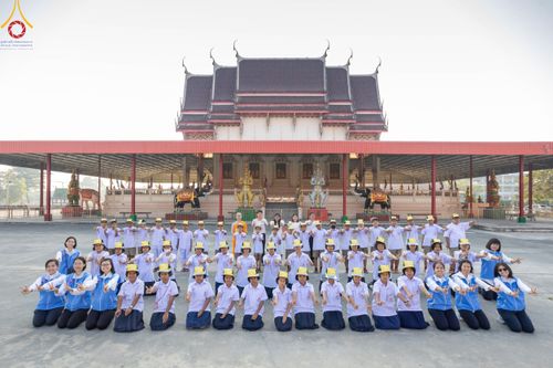 ภาพ No.192081:พิธีทอดผ้าป่าทำนุบำรุงศาสนสถาน ณ วัดนราภิรมย์ ตำบลนราภิรมย์ อำเภอบางเลน จังหวัดนครปฐม ในโครงการธรรมยาตรา กตัญญูบูชา มหาปูชนียาจารย์ พระมงคลเทพมุนี(สด จนฺทสโร) พระผู้ปราบมาร อนุสรณ์สถาน 7 แห่ง ปีที่ 13 วันที่ 9 มกราคม พ.ศ. 2568