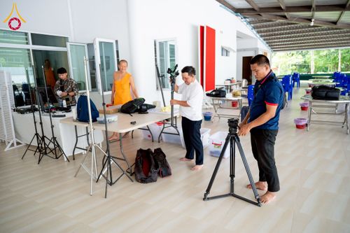 ภาพ No.225872:วันเสาร์ที่ 24 พฤษภาคม พ.ศ. 2568 พิธีถวายสังฆทาน 323 วัด ปีที่ 21 ครั้งที่ 177 พิธีมอบกองทุนหนุนแรงใจช่วยครูใต้ ปีที่ 18 ครั้งที่ 141 และพิธีทำบุญอุทิศส่วนกุศลให้ผู้วายชนม์ ณ ศูนย์ปฏิบัติธรรมภาคใต้ จ.สงขลา