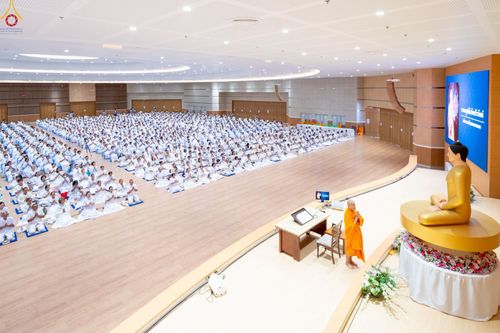 ภาพ No.239846:วันที่ ๒๒ - ๒๔ สิงหาคม พ.ศ. ๒๕๖๘ สัมมนารวมใจผู้นำบุญ บูชาธรรม ๘๑ ปี หลวงพ่อธัมมชโย กฐินสามัคคีทั่วไทย ๓๐,๐๐๐ วัด โครงการอุปสมบทบูชาธรรมมหาปูชนียาจารย์ ๓,๐๐๐ รูป รุ่นที่ ๑