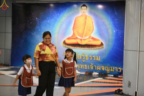 ภาพ No.102281:วันรวมพลังเด็กดี ผู้นำฟื้นฟูศีลธรรมโลก จังหวัดสระบุรี ณ ห้างทวีกิจคอมเพล็กซ์  อ.เมือง จ.สระบุรี วันพุธที่ 13 ธันวาคม พ.ศ. 2566