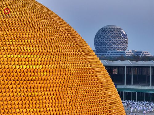 ภาพ No.207666:พิธีเวียนประทักษิณและจุดมาฆประทีป ในวันมาฆบูชา วันพุธที่ 12 กุมภาพันธ์ พ.ศ. 2568 ณ พระมหาธรรมกายเจดีย์ วัดพระธรรมกาย