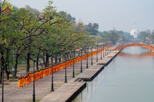 ภาพ No.212853:วันที่ 14 - 15 มีนาคม พ.ศ. 2568 คณะสงฆ์และสามเณรเดินธรรมยาตรา ในโครงการบวชสามเณรเนปาล 500 รูป ไปยังสถานที่รอบมายาเทวีและลุมพินีเกรด ณ ลุมพินี ประเทศเนปาล