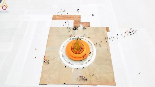 ภาพ No.128587:V.33 รวมพลังเพื่อบางกล่ำ การเตรียมงานของเจ้าหน้าที่หน่วยงานต่างๆ เพื่องานธรรมยาตราอัญเชิญพระบรมสารีริกธาตุ ประดิษฐาน ณ มหารัตนเจดีย์สิริปทุมสวรรค์ (เจดีย์อริยพุทธะ 5 พระองค์) ศูนย์ปฏิบัติธรรมภาคใต้ อ.บางกล่ำ จ.สงขลา ระหว่างวันที่ 9-10 มีนาคม พ.ศ. 2567