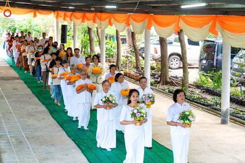 ภาพ No.101287:พิธีบรรพชาธรรมทายาท ในโครงการอุปสมบทบูชาธรรม มหาปูชนียาจารย์ พ.ศ. 2566 ณ วัดท่าสุวรรณ จ.ราชบุรี วันที่ 6 ธันวาคม พ.ศ. 2566