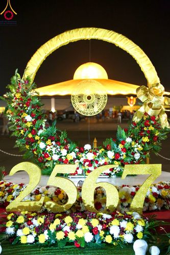 ภาพ No.105164:พิธีฉลองชัยสวดมนต์บทธรรมจักร 6,000,000,000 จบ และสวดมนต์ข้ามปี ณ มหารัตนวิหารคด วัดพระธรรมกาย ในวันที่ 31 ธันวาคม พ.ศ. 2566