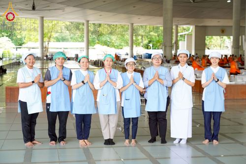 ภาพ No.214692:วันเสาร์ที่ 5 เมษายน พ.ศ. 2568 พิธีถวายภัตตาหารเมนูสวรรค์ "เพื่อการบรรลุธรรม" ณ หอฉันคุณยายอาจารย์ฯ วัดพระธรรมกาย