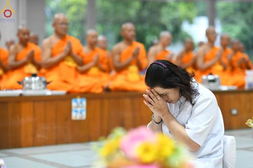 ภาพ No.169717:พิธีถวายภัตตาหารเมนูสวรรค์ "เพื่อการบรรลุธรรม" เนื่องในวันลอยกระทง (ขึ้น 15 ค่ำ เดือน 12) วันศุกร์ที่ 15 พฤศจิกายน พ.ศ. 2567 ณ หอฉันคุณยายอาจารย์ฯ วัดพระธรรมกาย