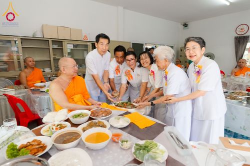 ภาพ No.164880:กฐินอาคารปฏิบัติธรรมสายไหม ณ ศูนย์ปฏิบัติธรรมธรรมธารา สายไหม วันเสาร์ที่ 19 ตุลาคม พ.ศ. 2567