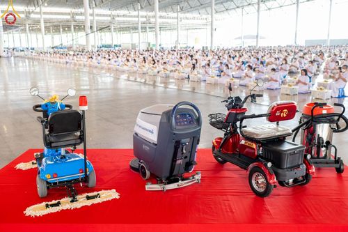 ภาพ No.102344:พิธีถวายอุปกรณ์ทำความสะอาด ณ บ้านแก้วเรือนทองคุณยายอาจารย์ฯ วัดพระธรรมกาย วันเสาร์ที่ 16 ธันวาคม พ.ศ. 2566