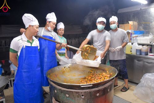 ภาพ No.112927:พิธีถวายภัตตาหารเป็นสังฆทาน แด่คณะพระธรรมยาตรา ปีที่ 12 วันที่ 16 มกราคม พ.ศ. 2567 ณ วัดโบสถ์(บน) บางคูเวียง จ.นนทบุรี