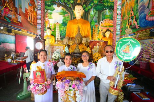 พิธีทอดกฐิน วัดศรีพิงชัย จ.เชียงราย ในโครงการกฐินสามัคคีทั่วไทย 30,000 วัด บูชาธรรม 80 ปี หลวงพ่อธัมมชโย โดยคณะศิษยานุศิษย์วัดพระธรรมกาย วันที่ 26 ตุลาคม พ.ศ. 2567