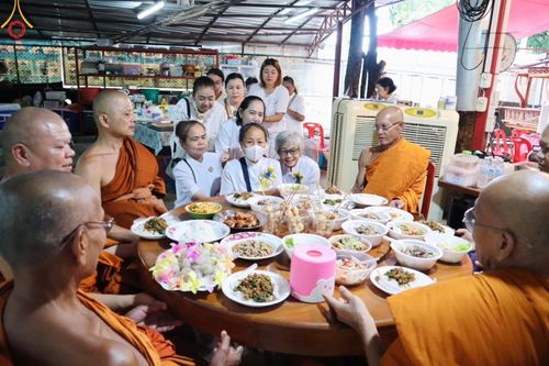 ภาพ No.164168:พิธีทอดกฐินวัดสามพราน จ.นครปฐม ในโครงการกฐินสามัคคีทั่วไทย 30,000 วัด บูชาธรรม 80 ปี หลวงพ่อธัมมชโย โดย คณะศิษยานุศิษย์วัดพระธรรมกาย วันที่ 20 ตุลาคม พ.ศ. 2567