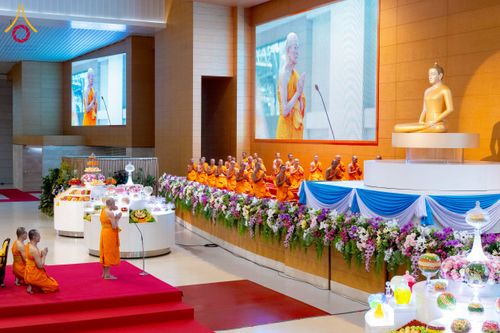 ภาพ No.215658:วันอาทิตย์ต้นเดือนที่ 6 เมษายน พ.ศ. 2568 พิธีทอดผ้าป่าสมทบ เพื่องานถวายมหาสังฆทาน 40,000 กว่าวัดทั่วประเทศ ณ สภาธรรมกายสากล วัดพระธรรมกาย