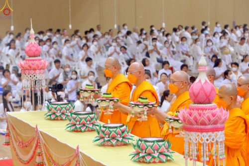 ภาพ No.84698:พิธีบรรจุพระบรมสารีริกธาตุภายในเกตุดอกบัวตูม องค์พระประธาน ณ ห้องแก้วสารพัดนึก 2 วัดพระธรรมกาย ในวันอาสาฬหบูชา อังคารที่ 1 สิงหาคม พ.ศ.2566