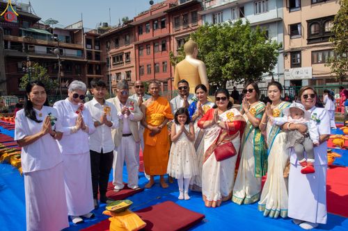 ภาพ No.77587:พิธีตัดปอยผมและปลงผมนาคธรรมทายาท ในโครงการบรรพชาสามเณรหมู่ ประเทศเนปาล วันที่ 11 มีนาคม พ.ศ.2566