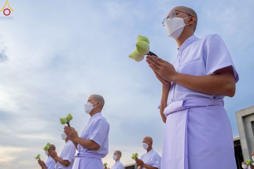 ภาพ No.84051:พิธีเวียนประทักษิณ พิธีวันทาเจดีย์ พิธีขอขมา และมอบผ้าไตร  ในโครงการบรรพชาอุปสมบทหมู่ธรรมทายาทรุ่นเข้าพรรษา และโครงการบรรพชาสามเณรโรงเรียนนานาชาติ รุ่นที่12 ในวันเสาร์ที่ 22 กรกฎาคม พ.ศ. 2566