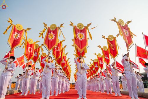 ภาพ No.79077:พิธีอัญเชิญองค์พระบรมพุทธเจ้า 24 องค์ เวียนประทักษิณรอบพระมหาธรรมกายเจดีย์ ณ วัดพระธรรมกาย  วันที่ 2 เมษายน พ.ศ. 2566