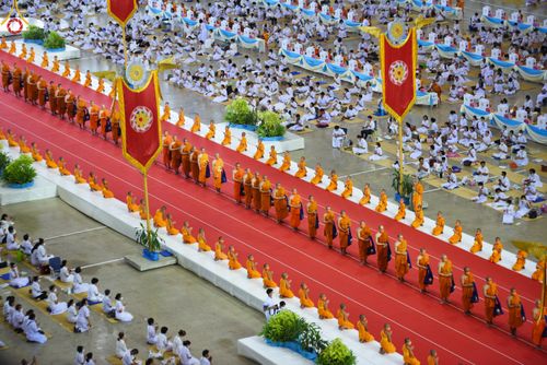 ภาพ No.85179:พิธีมุทิตาสักการะพระภิกษุ ผู้สอบได้เปรียญธรรม ๙ ประโยคระดับโลก, พิธีมอบโล่เกียรติยศและทุนการศึกษา สำนักเรียนบาลีดีเด่นทั่วประเทศ ในวันสมาธิโลก อาทิตย์ที่ 6 สิงหาคม พ.ศ. 2566 ณ สภาธรรมกายสากล วัดพระธรรมกาย