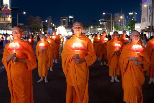 ภาพ No.328961:วันเสาร์ที่ 16 พฤษภาคม พ.ศ.2569 งานเทศกาลโคมวิสาขบูชานานาชาติ หรือ ยอนดึงฮเว  연등회 (Lotus Lantern Festival) ประจำปี 2569 ประเทศเกาหลีใต้