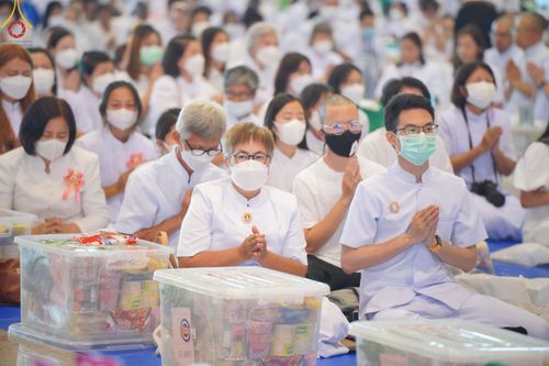 ภาพ No.78826:พิธีตักบาตร ข้าวสารอาหารแห้ง พิธีบูชาข้าวพระ ในวันอาทิตย์ต้นเดือนที่ 2 เมษายน พ.ศ. 2566