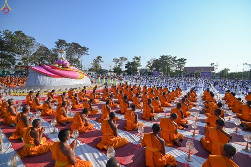 ภาพ No.293934:วันที่ 14 มกราคม พ.ศ. 2569 พิธีจุดประทีปถวายเป็นพุทธบูชา และบูชาธรรมมหาปูชนียาจารย์  ณ วัดสองพี่น้อง ต.ต้นตาล อ.สองพี่น้อง จ.สุพรรณบุรี ในโครงการธรรมยาตรา กตัญญูบูชา มหาปูชนียาจารย์ พระมงคลเทพมุนี(สด จนฺทสโร) พระผู้ปราบมาร อนุสรณ์สถาน 7 แห่ง ปีที่ 14