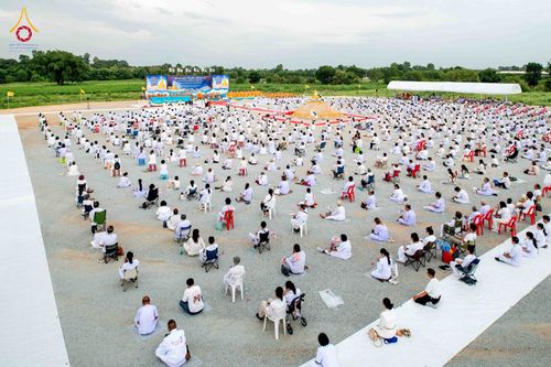 ภาพ No.346635:วันอาทิตย์ที่ 30 สิงหาคม พ.ศ.2569 พิธีทอดผ้าป่า สวดธรรมจักรกัปปวัตนสูตรกลั่นแผ่นดินโปรยรัตนชาติ  สถาปนาองค์พระเจดีย์เพื่อสร้างสันติภาพโลก  ณ ศูนย์ปฏิบัติธรรมพนมสารคาม (เพชรตะวัน) จังหวัดฉะเชิงเทรา