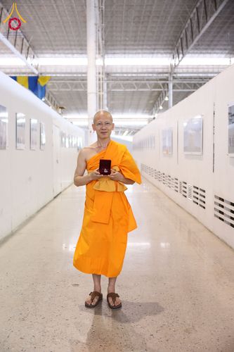 ภาพ No.338136:วันอาทิตย์ต้นเดือน 5 กรกฎาคม พ.ศ.2569 สัมมนาพิเศษ พิธีมอบพระของขวัญ ณ ห้องแก้วสารพัด1 วัดพระธรรมกาย