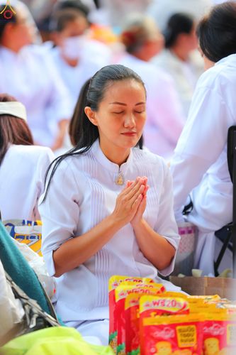 ภาพ No.289251:วันที่ 7 มกราคม พ.ศ. 2569 พิธีตักบาตรพระธรรมยาตรา ณ อนุสรณ์สถานลำดับที่ 1 สถานที่เกิดด้วยรูปกายเนื้อ อนุสรณ์สถานมหาวิหารพระมงคลเทพมุนี (โลตัสแลนด์) อ.สองพี่น้อง จ.สุพรรณบุรี ในโครงการธรรมยาตรา กตัญญูบูชา มหาปูชนียาจารย์ พระมงคลเทพมุนี(สด จนฺทสโร) พระผู้ป